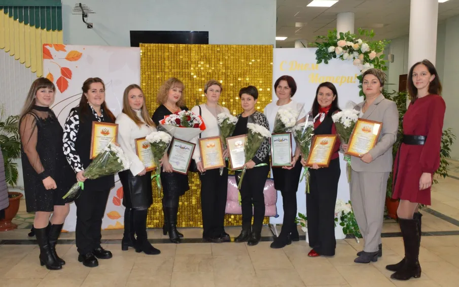 Большой праздничной программой отметили День матери в Кулебаках